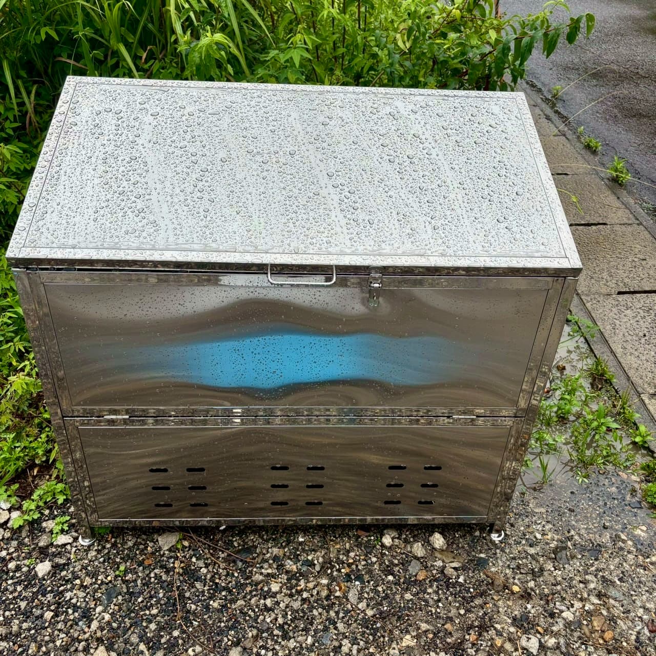 ダストボックス