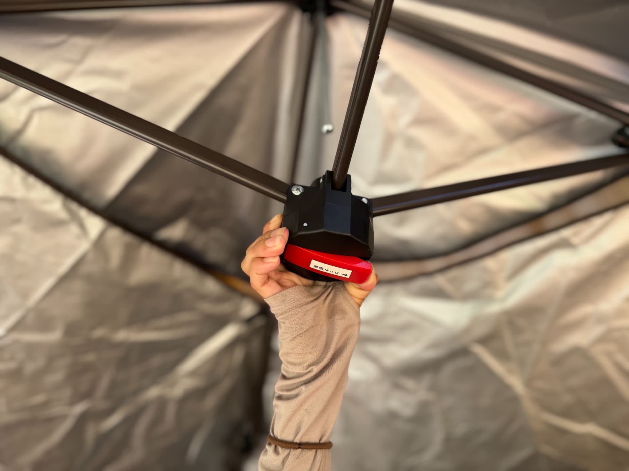 タープ折りたたみ